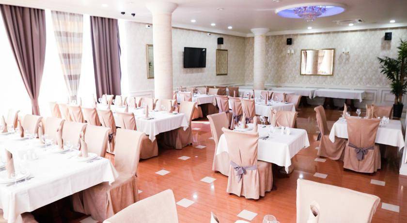 Русский дом кафе. Kabuki ресторан метрополис. Татев ресторан москва. Кафе зимний сад в химках на юбилейном проспекте. Таксим ресторан.